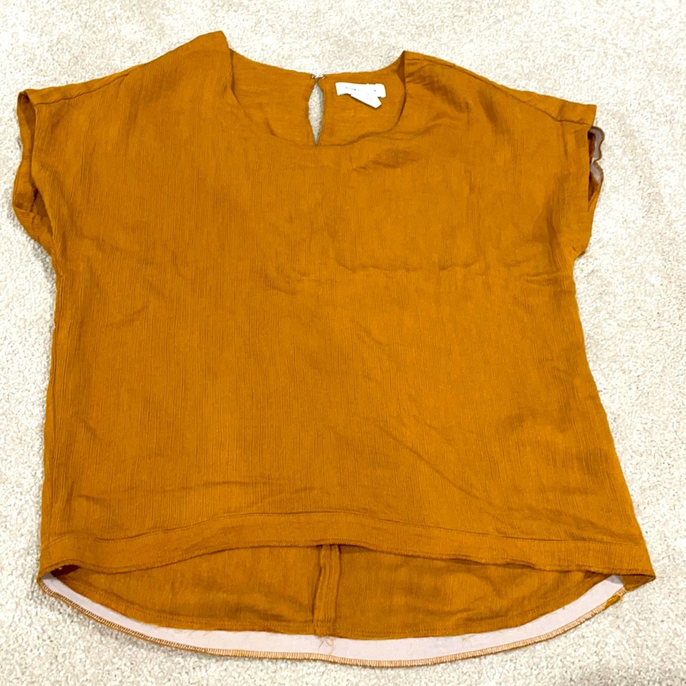 💸⬇️ Club Monaco gold/ marigold blousy top